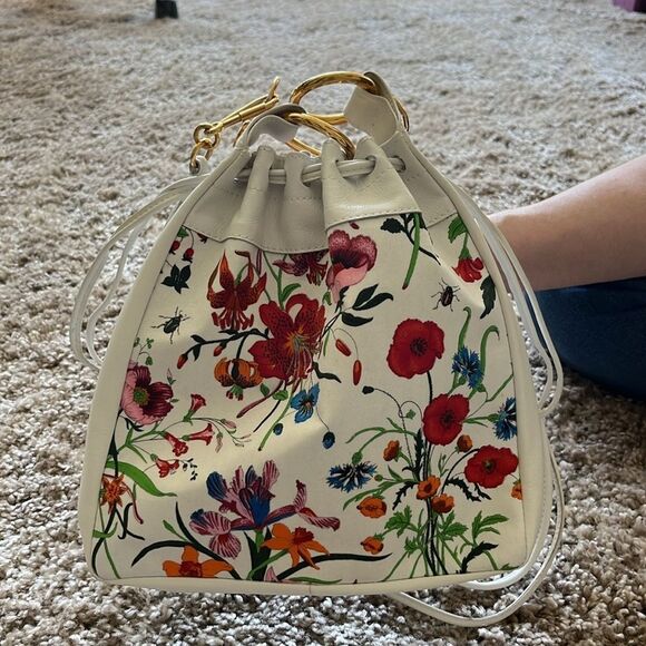 VintageGucci Flora Bucket - Picture 2 of 15